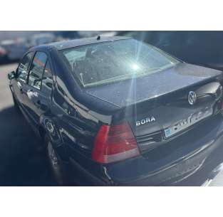 volkswagen bora berlina (1j2) del año 2000 2