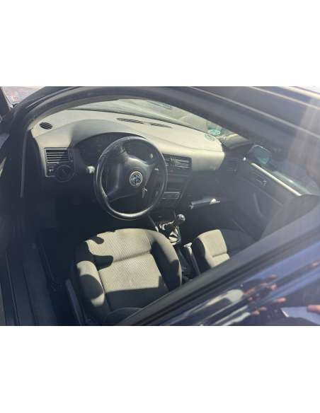 volkswagen bora berlina (1j2) del año 2000