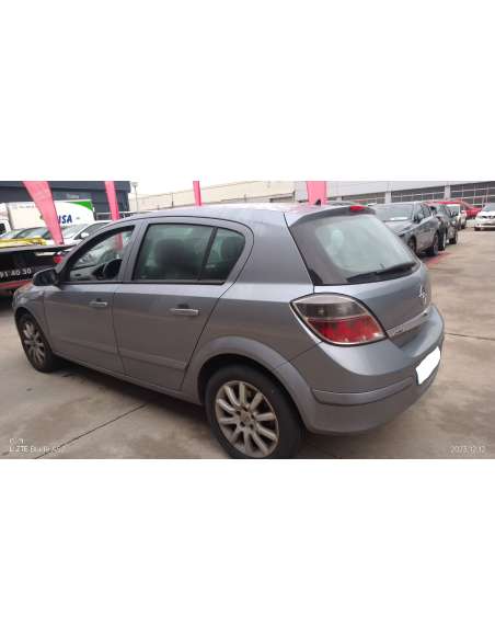 opel astra h berlina del año 2007