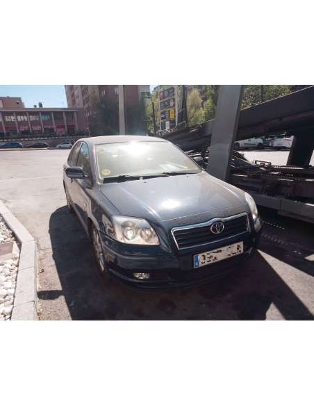 toyota avensis berlina (t25) del año 2005