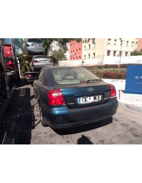 toyota avensis berlina (t25) del año 2005