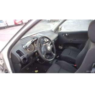 volkswagen polo berlina (6n2) del año 2001 2