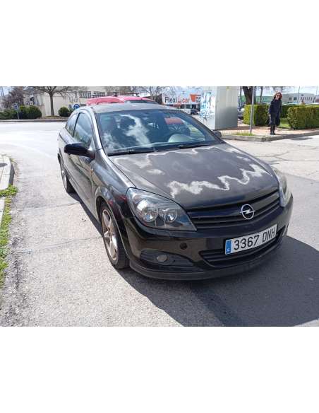 opel astra gtc del año 2005