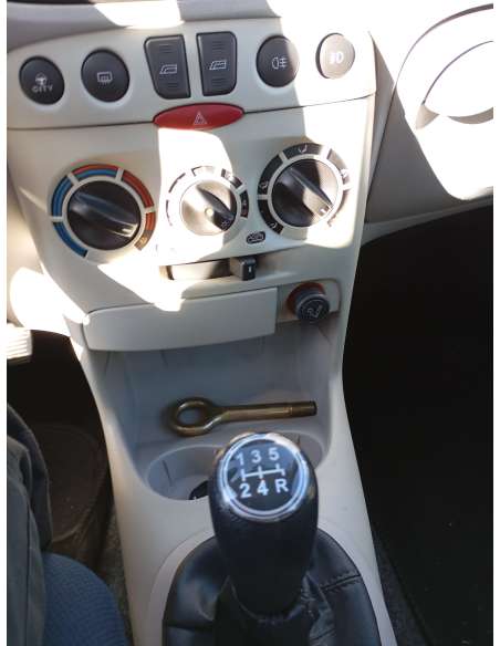 fiat punto berlina (188) del año 2005