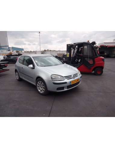 volkswagen golf v berlina (1k1) del año 2003