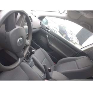 volkswagen golf v berlina (1k1) del año 2003 2