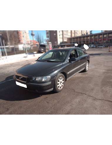 volvo s60 berlina del año 2002