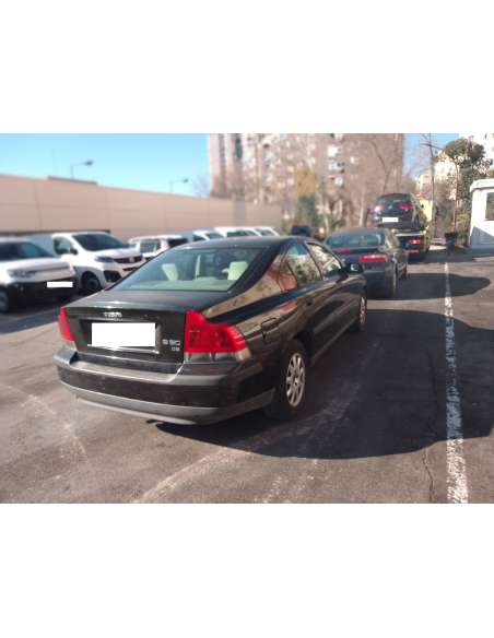 volvo s60 berlina del año 2002