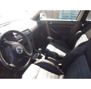 volkswagen bora berlina (1j2) del año 2002 2