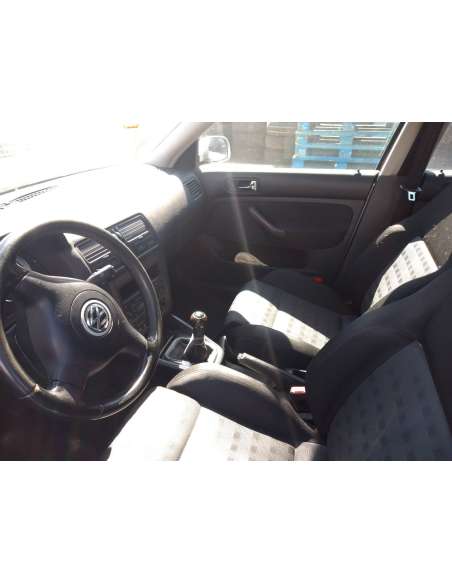 volkswagen bora berlina (1j2) del año 2002