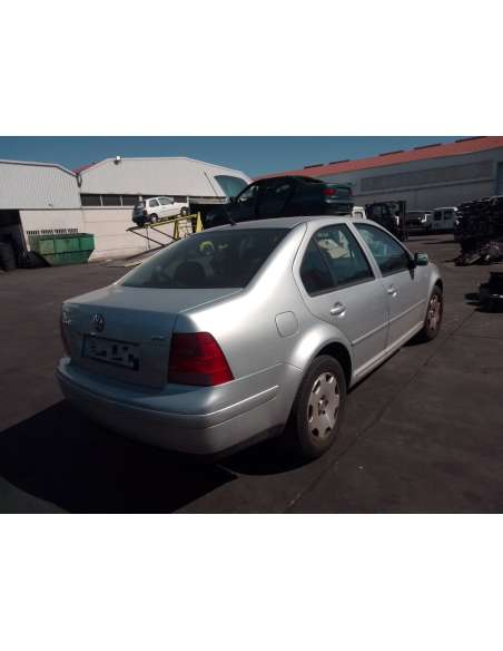 volkswagen bora berlina (1j2) del año 2002