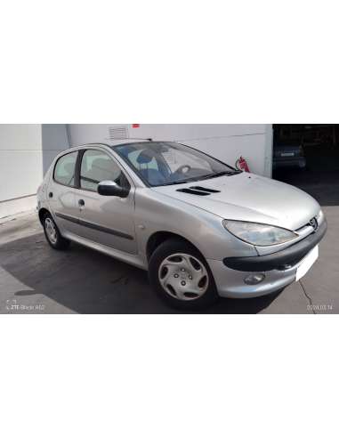 peugeot 206 berlina del año 2002