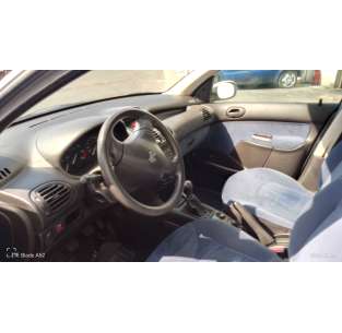 peugeot 206 berlina del año 2002 2