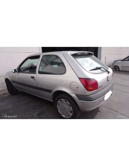 ford fiesta berlina (dx) del año 2002