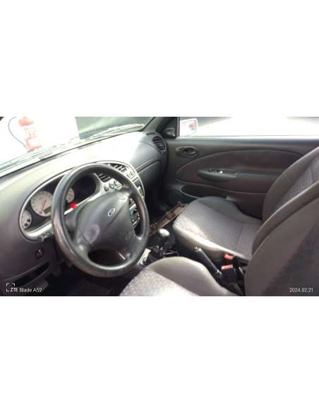 ford fiesta berlina (dx) del año 2002