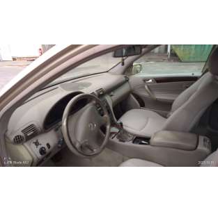 mercedes-benz clase c (w203) berlina del año 2002 2