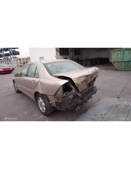 mercedes-benz clase c (w203) berlina del año 2002