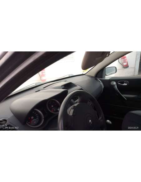 renault megane ii classic berlina del año 2005