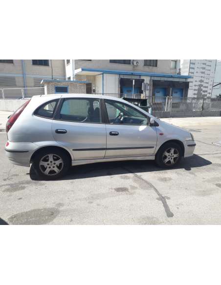 nissan almera tino (v10m) del año 2005
