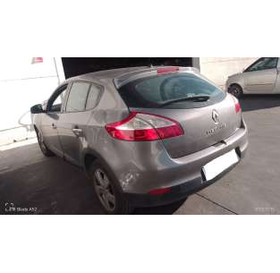 renault megane iii berlina 5 p del año 2009 2