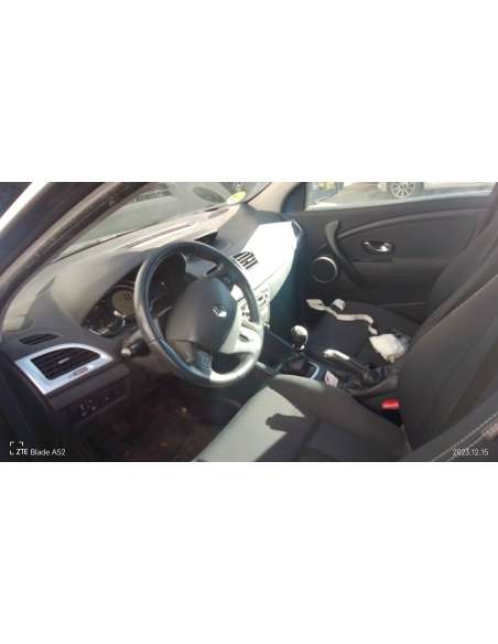 renault megane iii berlina 5 p del año 2009