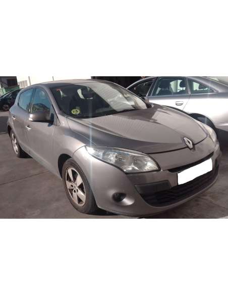 renault megane iii berlina 5 p del año 2009