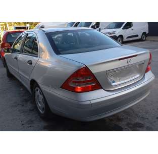 mercedes-benz clase c (w203) berlina del año 2002 2