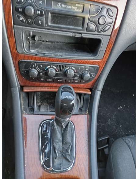 mercedes-benz clase c (w203) berlina del año 2002