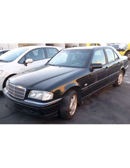 mercedes-benz clase c (w202) berlina del año 2005