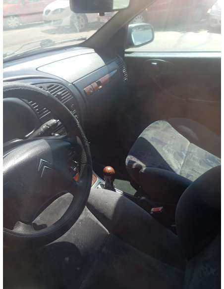 citroën xsara berlina del año 2001