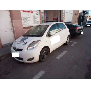 toyota yaris del año 2011
