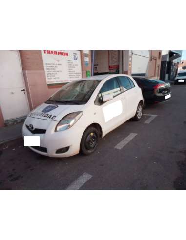 toyota yaris del año 2011