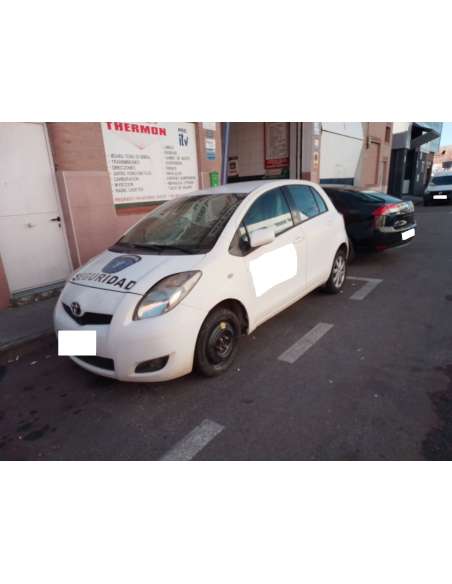 toyota yaris del año 2011
