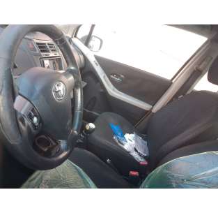 toyota yaris del año 2011 2