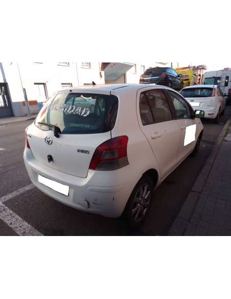 toyota yaris del año 2011