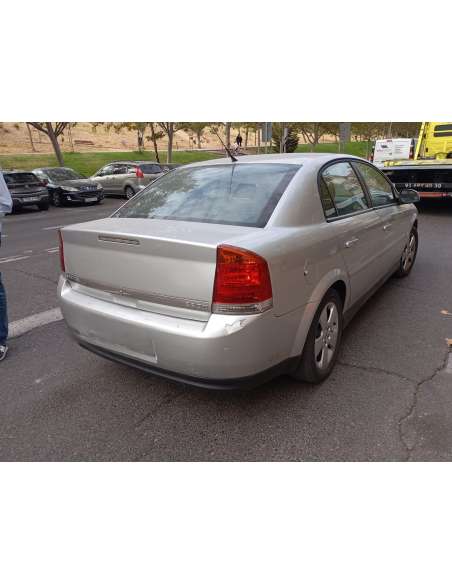 opel vectra c berlina del año 2004