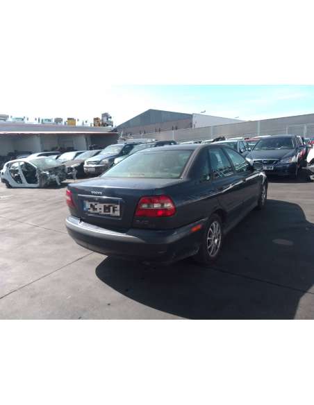 volvo s40 berlina del año 2001