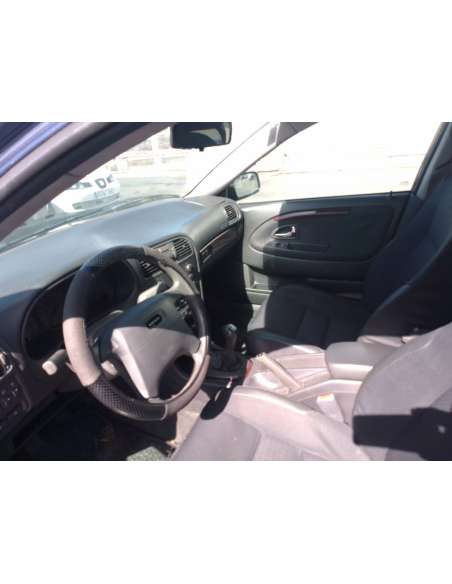 volvo s40 berlina del año 2001