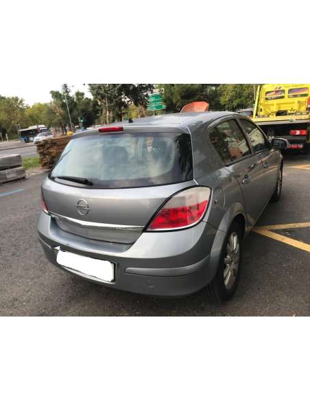 opel astra h berlina del año 2005