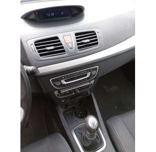 renault megane iii berlina 5 p del año 2009 2