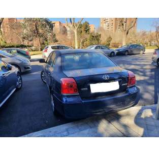 toyota avensis berlina (t25) del año 2004 2