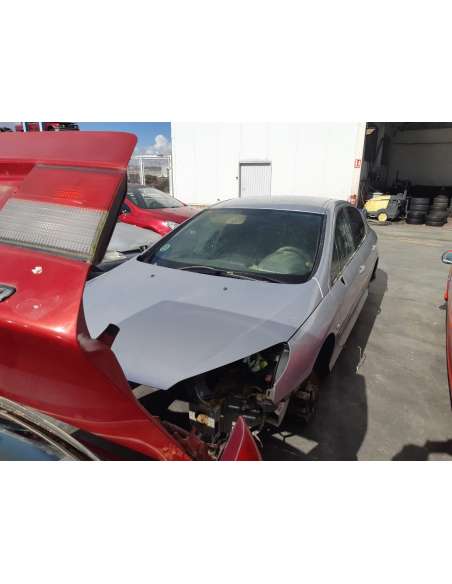 peugeot 407 del año 2010