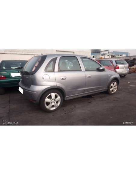 opel corsa c del año 2004