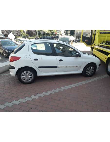 peugeot 206 berlina del año 2003