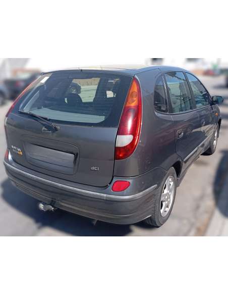 nissan almera tino (v10m) del año 2004