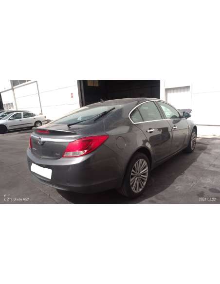 opel insignia berlina del año 2012