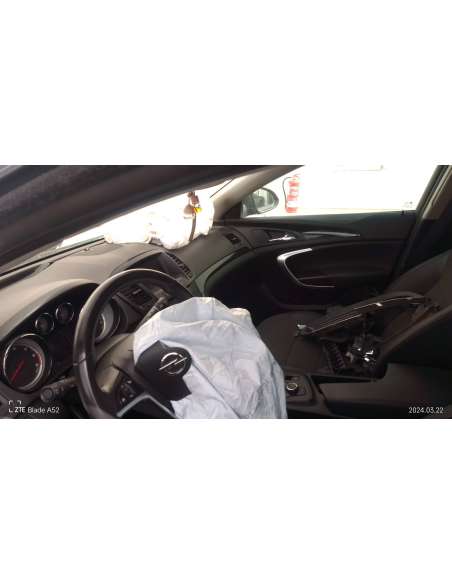 opel insignia berlina del año 2012