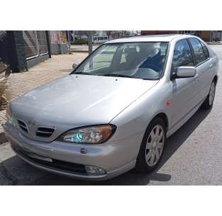 nissan primera berlina (p11) del año 2000