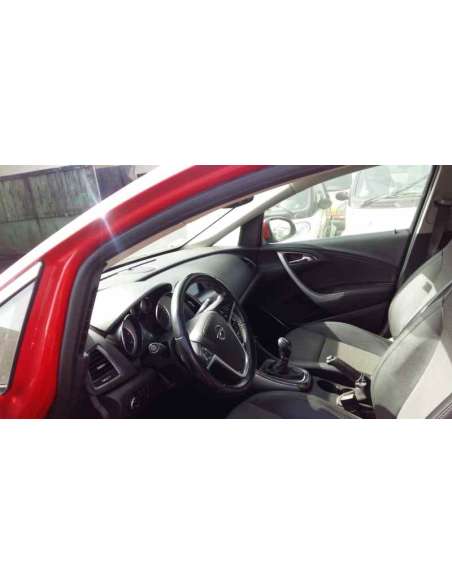 opel astra j sports tourer del año 2012