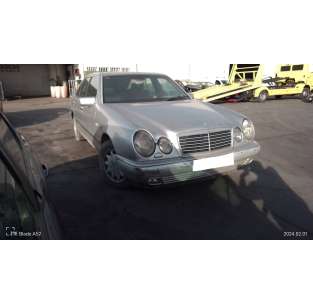 mercedes-benz clase e (w210) berlina diesel del año 2001